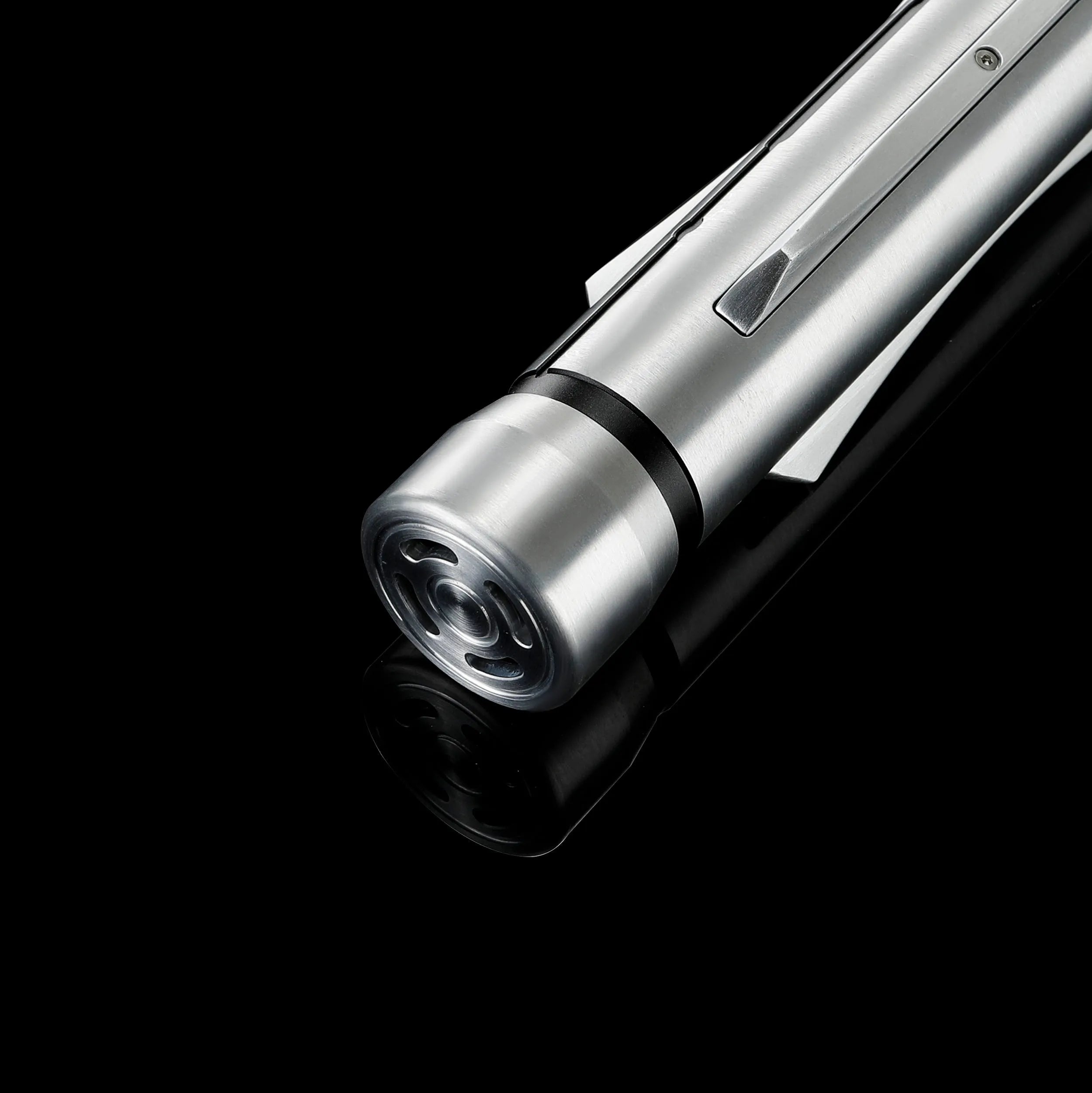 Screen-accurate Jedi Revan saber with a grooved T6 Aircraft Aluminum hilt and winged accents.