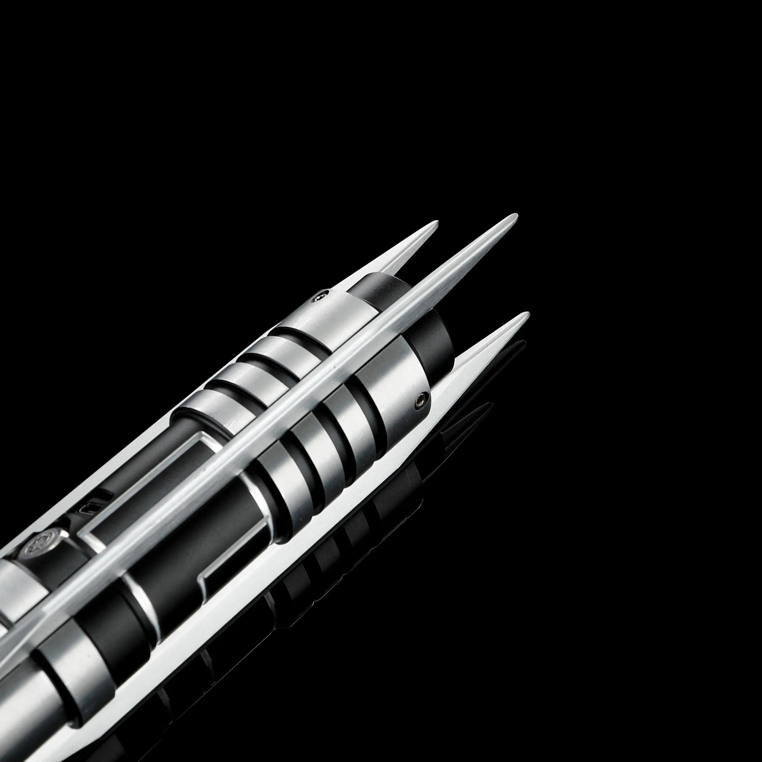 Screen-accurate Jedi Revan saber with a grooved T6 Aircraft Aluminum hilt and winged accents.