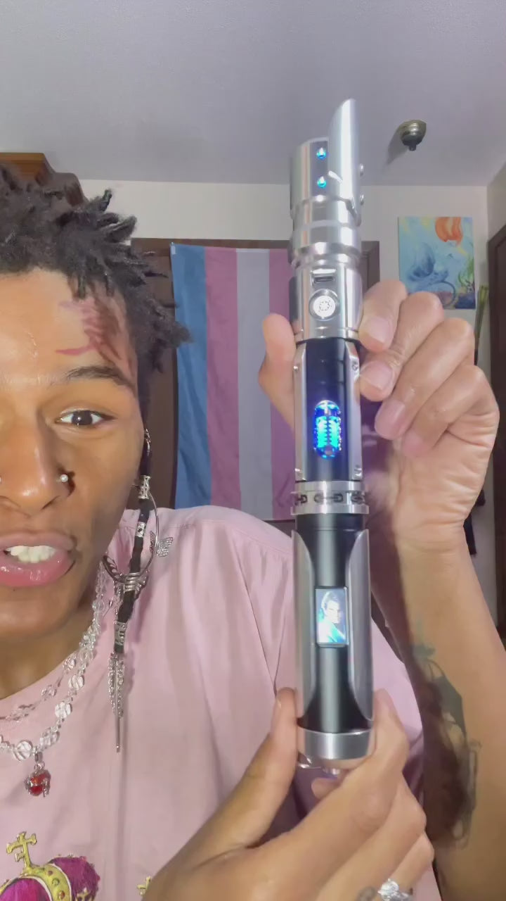 Indlæs video: Review of the new Paragon saber